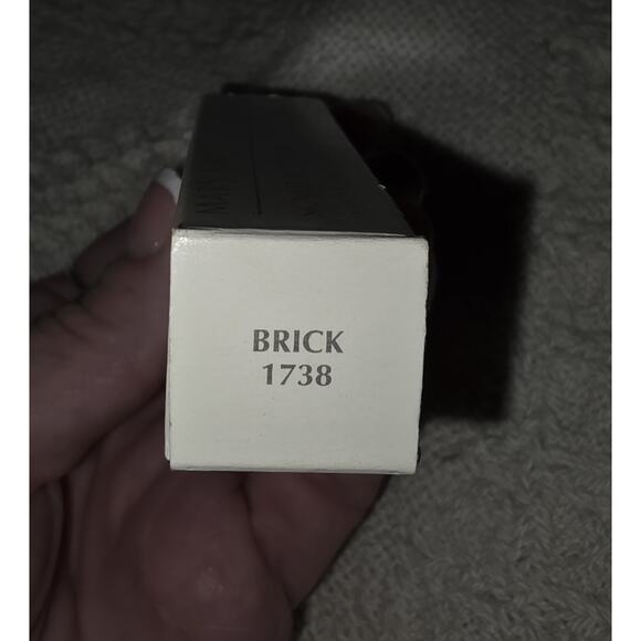 Mary Kay High Profile Creme Lipstick Brick 1738 NIB Discontinued .13 oz - Picture 4 of 4